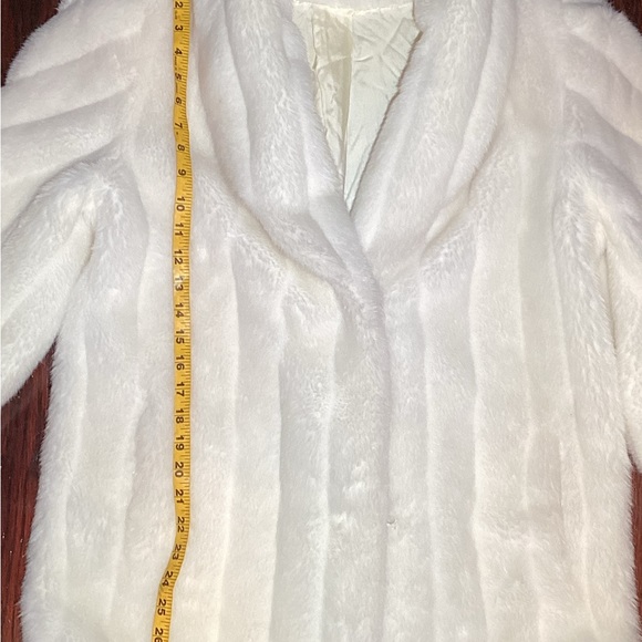 Mirage outerwear white faux fur jacket size medium - Picture 10 of 14
